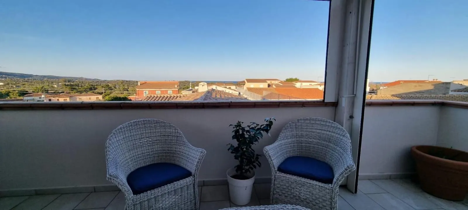 Casa Julia - Meraviglioso Attico Al Centro Di Budoni, Vista Mare - Daire Budoni